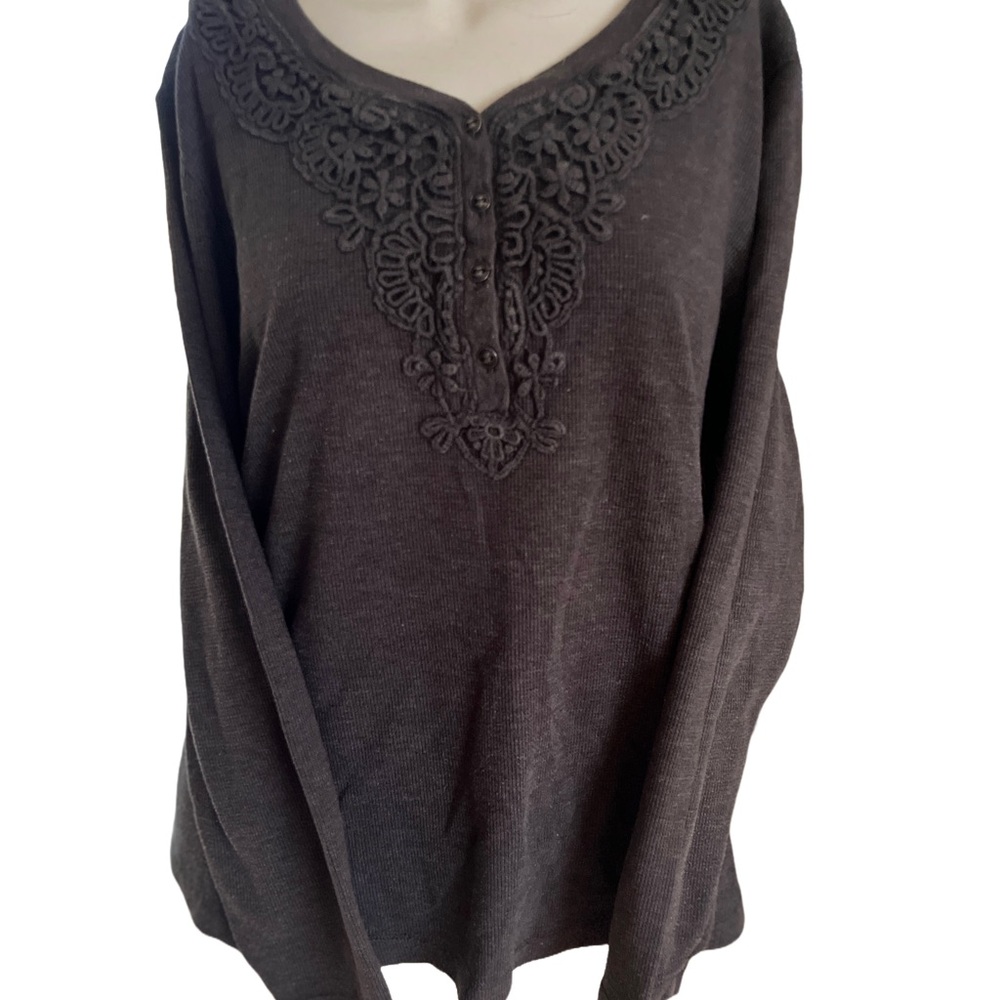 Northcrest 1X Waffle Knit Long Sleeve Sweater with Crochet Neckline